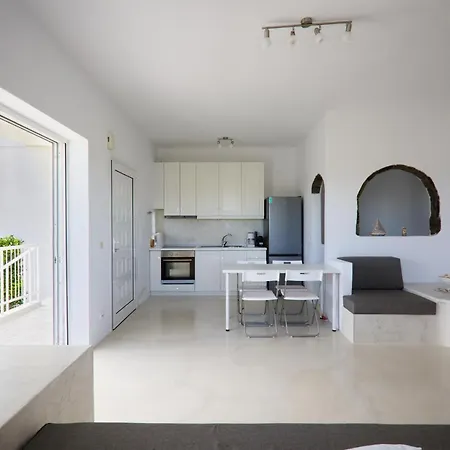 펜션 Family Maisonette With Pool #4 *