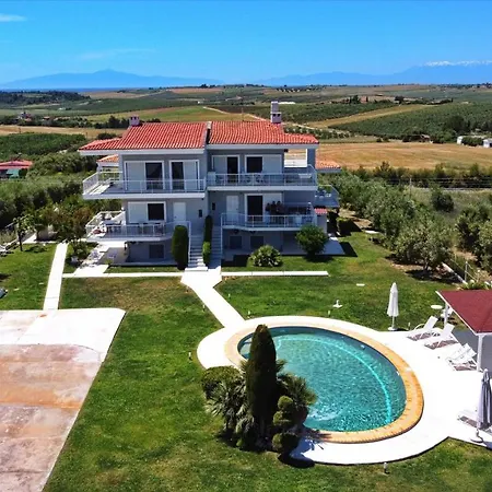 Hébergement de vacances Family Maisonette With Pool #4 Néa Fókaia