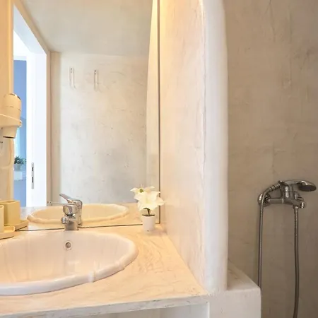 Family Maisonette With Pool #4 Hébergement de vacances