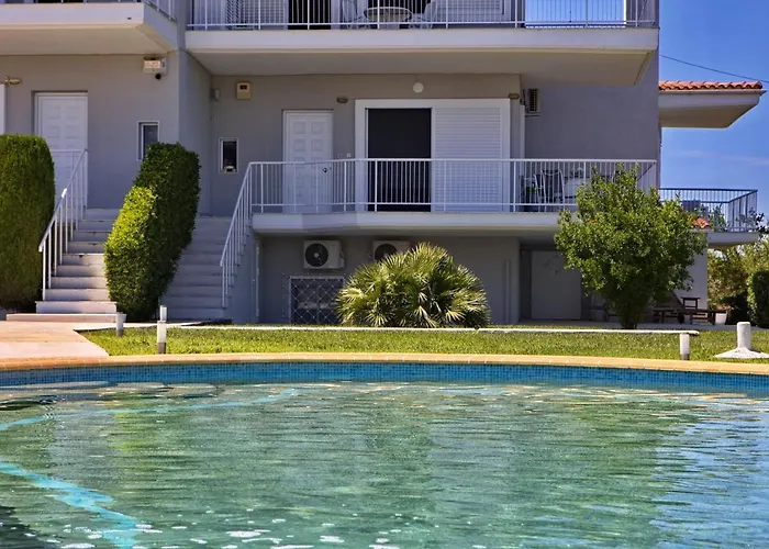 Family Maisonette With Pool #4 Casa vacanze *